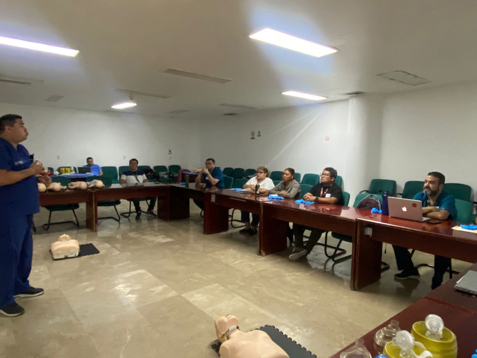 IMSS Quintana Roo capacita a su personal en soporte vital avanzado pediátrico