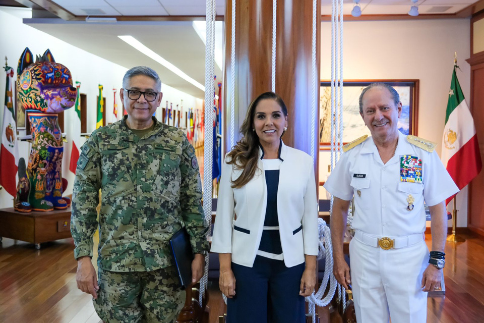 Mara Lezama en la presentación del almirante Raymundo Pedro Morales como próximo titular de la SEMAR