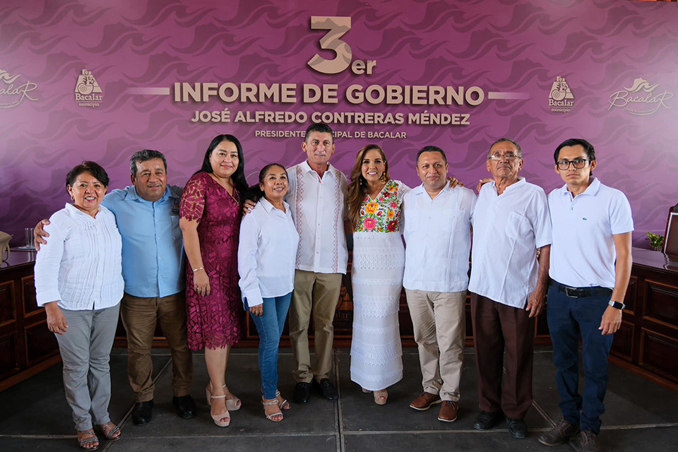 Asiste Mara Lezama al III Informe en Bacalar