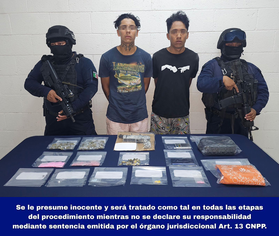 Detienen a dos sujetos en Cozumel que llevaban varios tipos de drogas y un arma