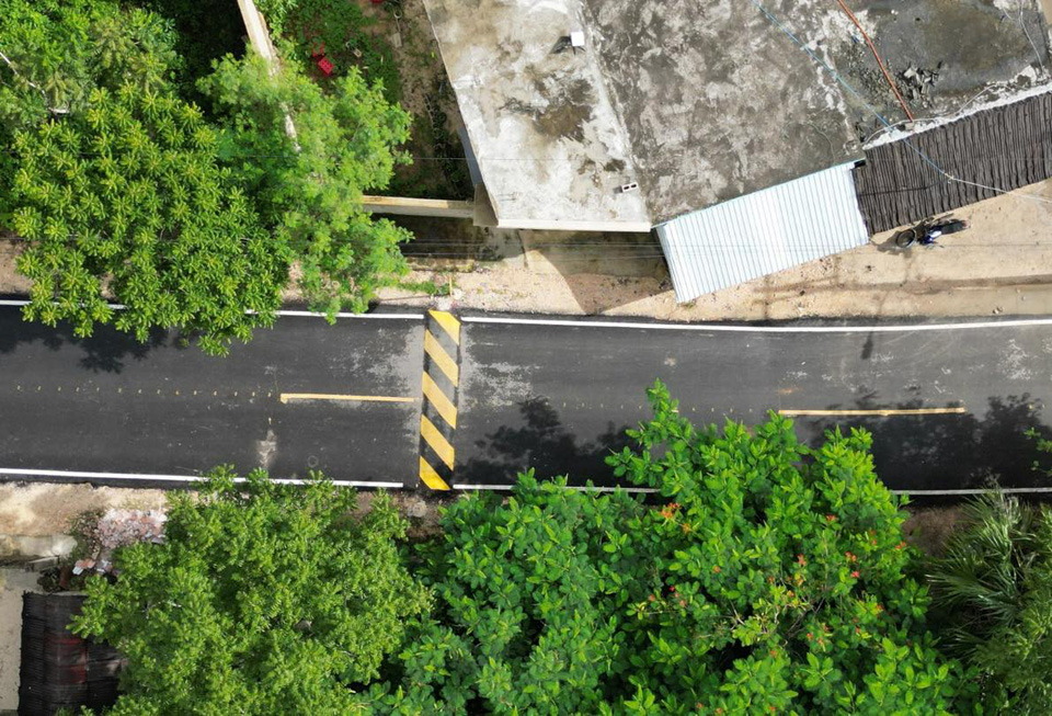 Entregan la pavimentación de una calle en Leona Vicario