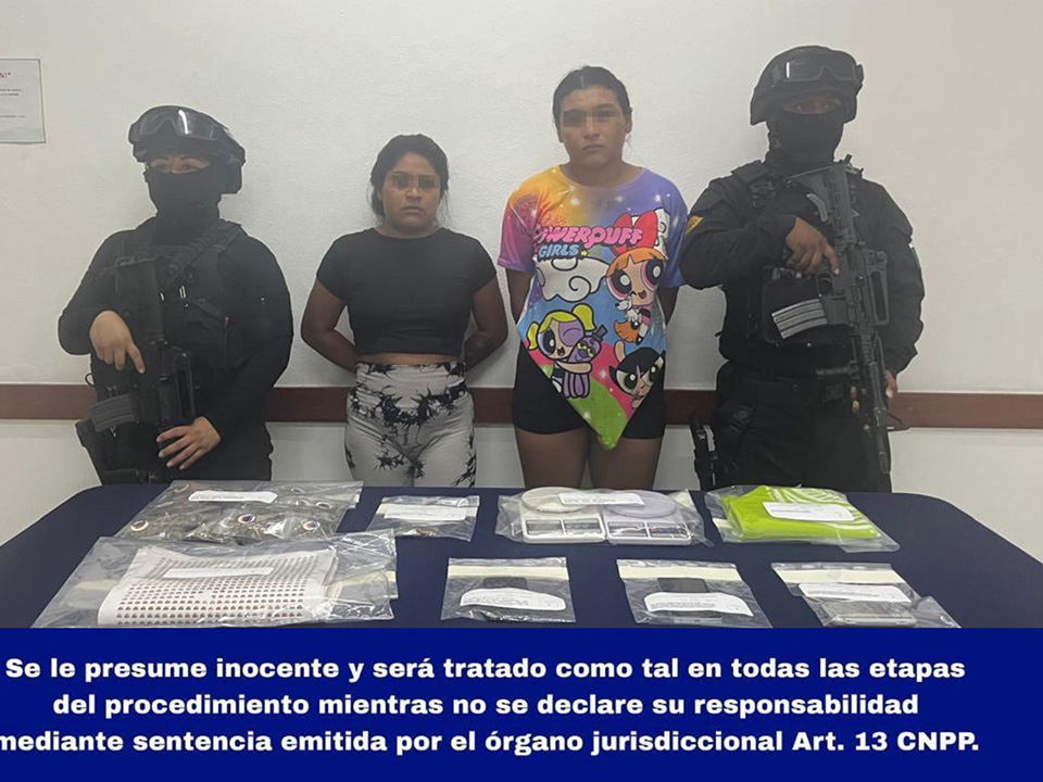 Dos mujeres aprehendidas con droga a bordo de un vehículo robado