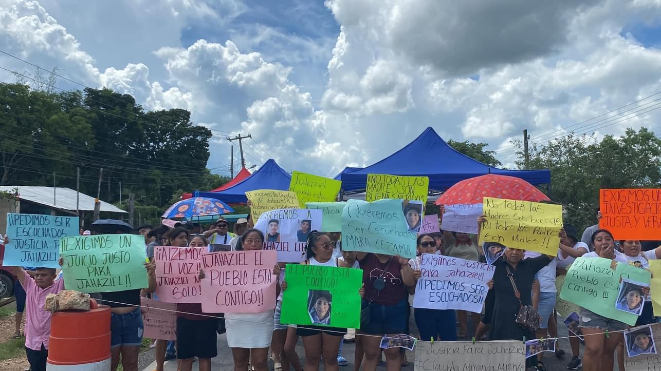 Bloquean autopista Cancún-Mérida por la detención de un joven acusado violación