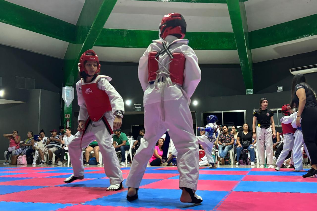 Gran participación en Dual Meet de Tae Kwon Do en el Sindicato de taxistas de Cancún