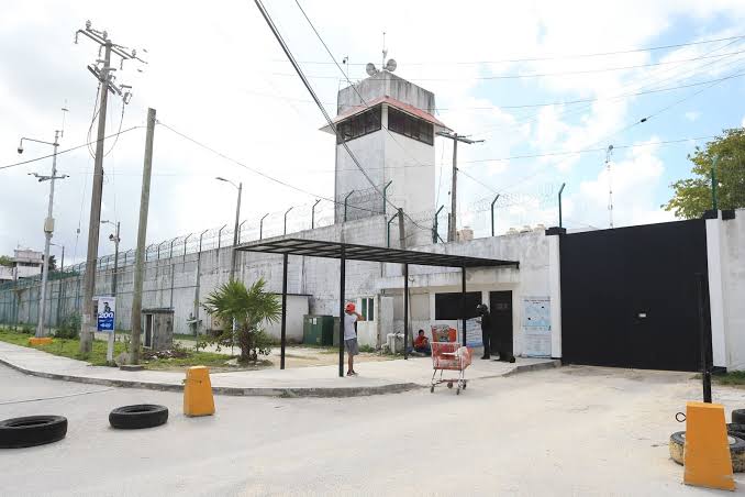 Destituyen al director y comandante del Cereso de Cancún por la fuga de presunto asesino de menor