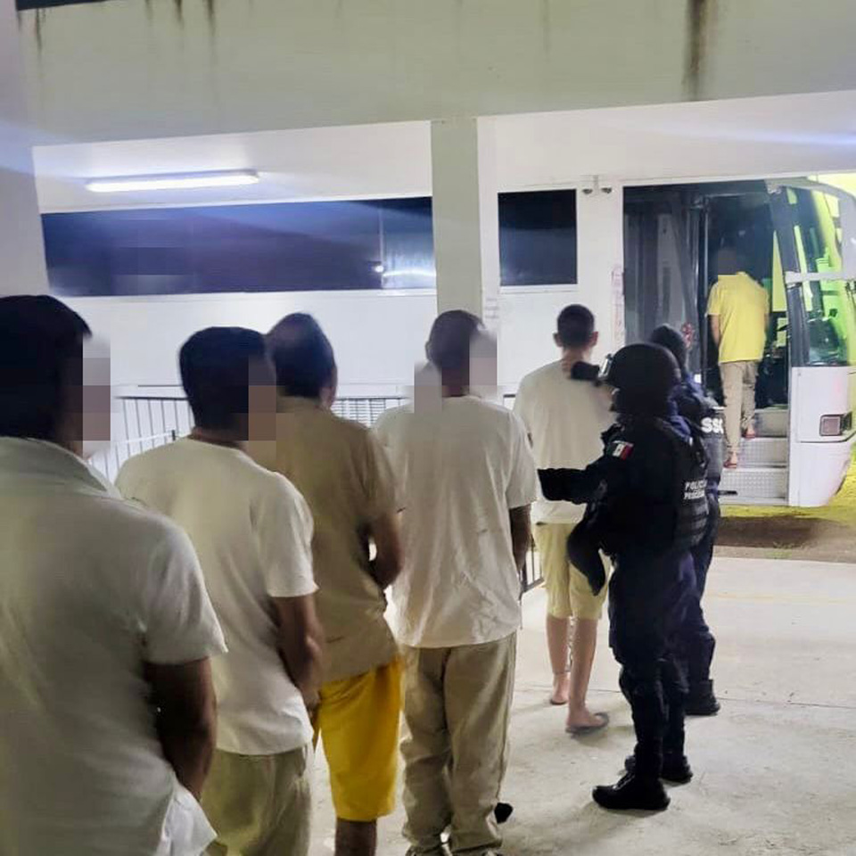 Trasladan a 90 internos del penal de Cancún a Chetumal