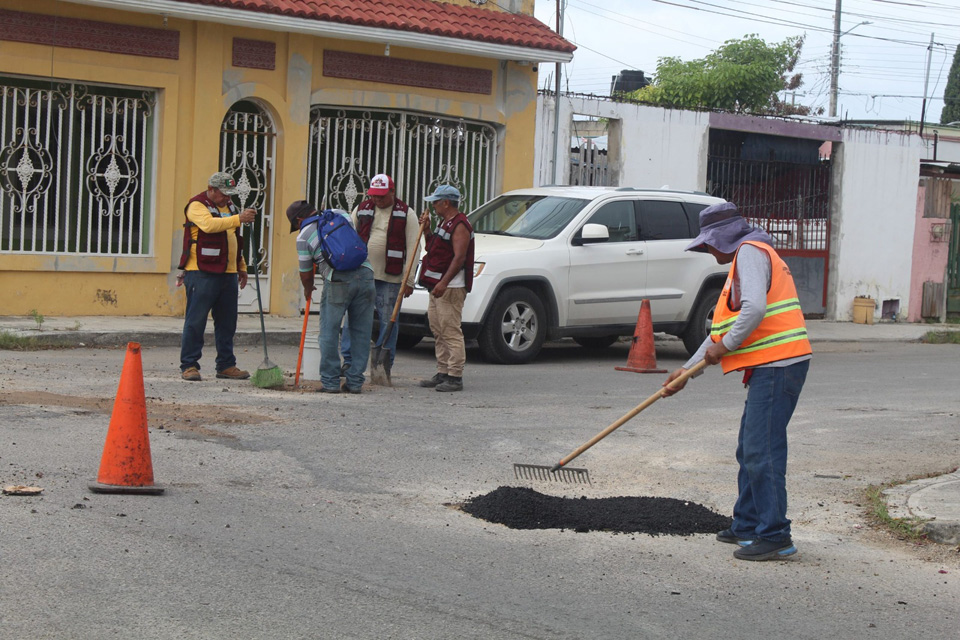 Reportan socavones en calles de Chetumal tras intensas lluvias