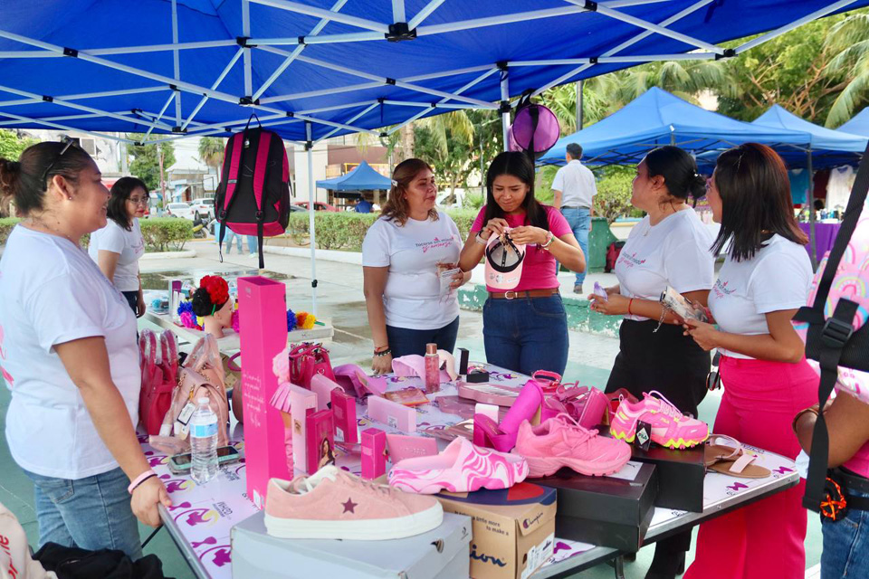 Puerto Morelos impulsa el autoempleo femenil y la prevención del cáncer de mama