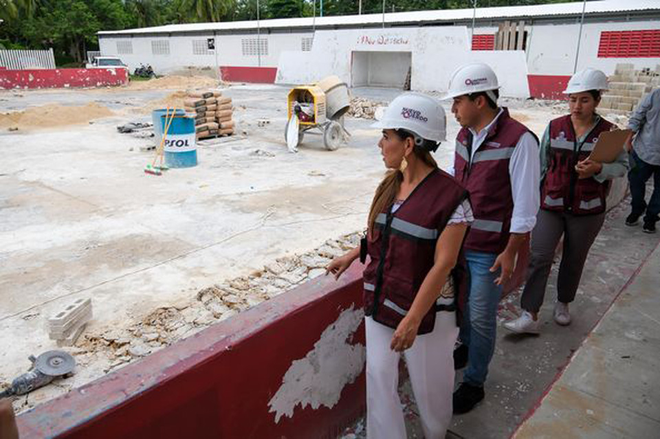 Gobernadora supervisa obras de rehabilitación de espacios deportivos en Chetumal