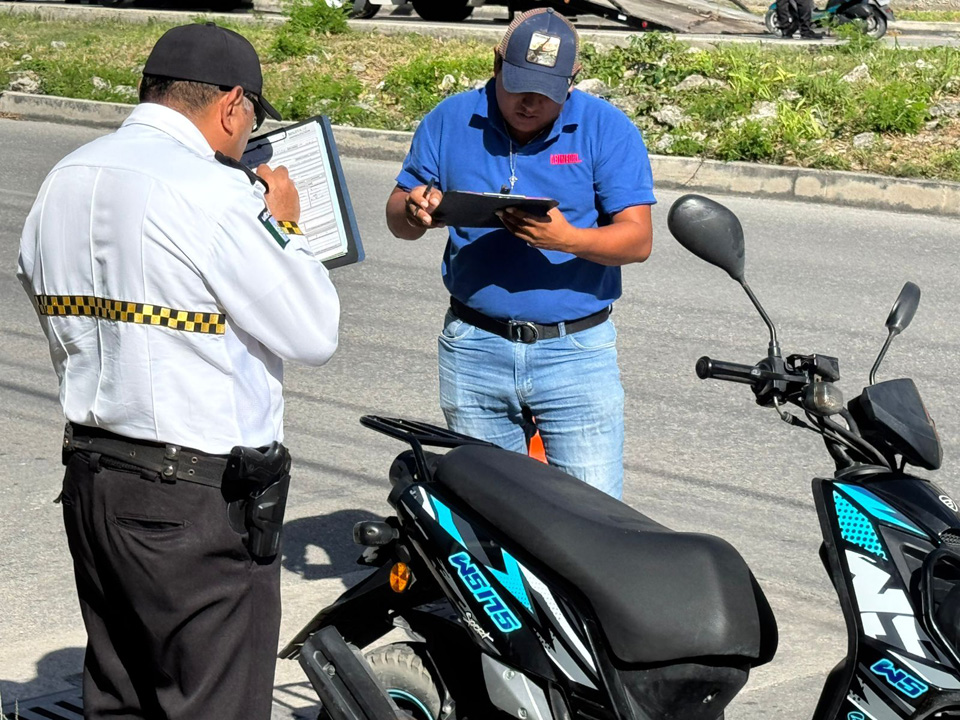 Implementan operativo de seguridad para motociclistas en Av. 135 de Cancún