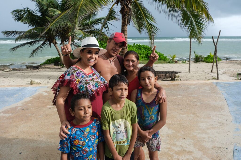 Constata Mara Lezama fuerte actividad económica en Chetumal y Mahahual tras lluvias por “Sara”