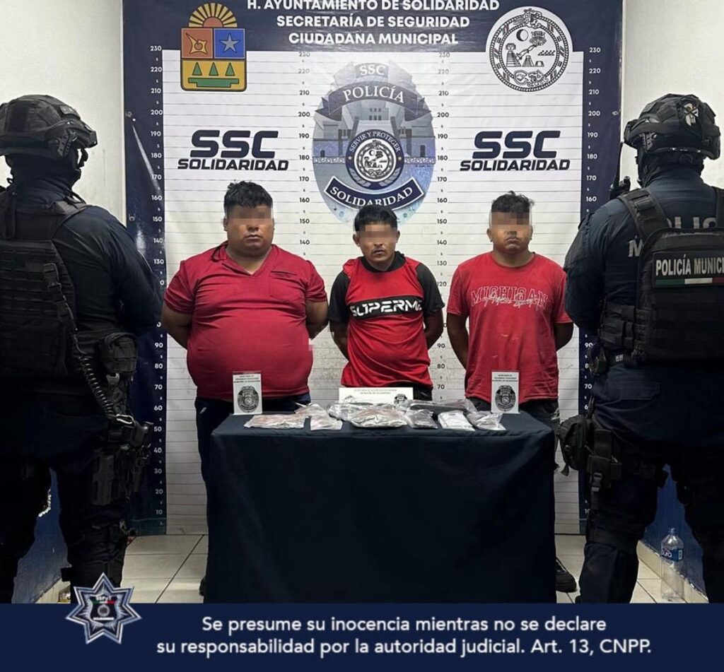 Detienen a tres personas con 50 dosis de droga en Playa del Carmen