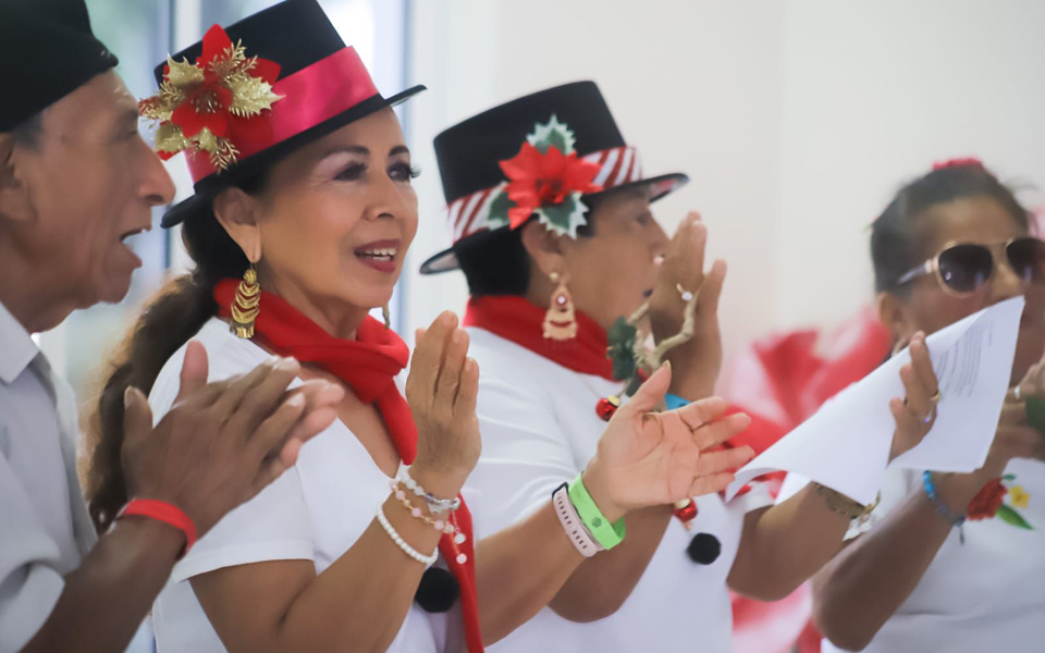 Organizan Comuna y el DIF Cozumel posada a abuelitos