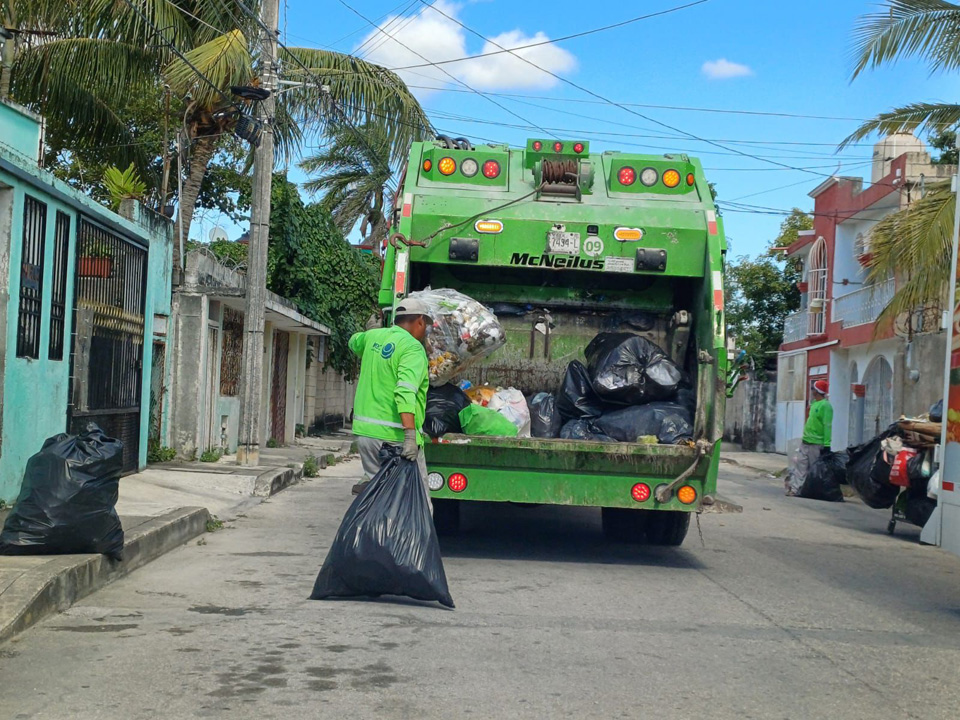 Intensifican en Cancún recolección de basura por fiestas de fin de año