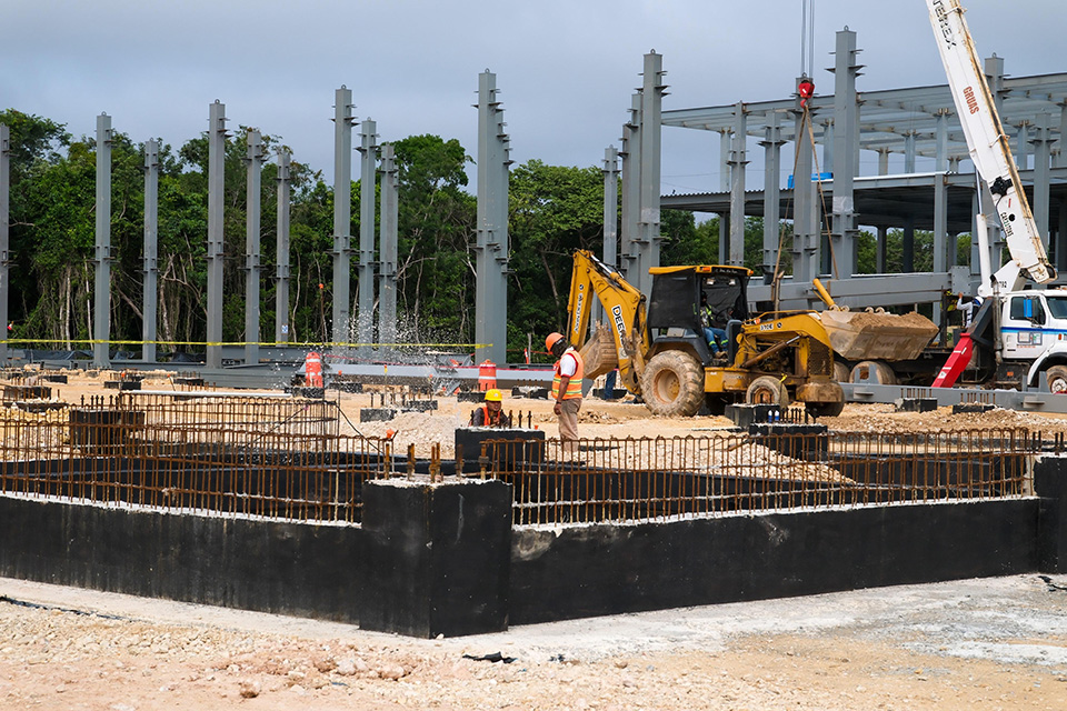 Supervisa Mara Lezama obras del nuevo Hospital General de Chetumal