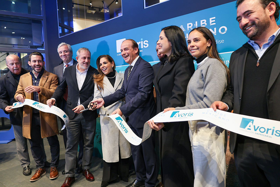 Develan en el hotel Plaza Riu, en Madrid, letrero con la palabra Cancún