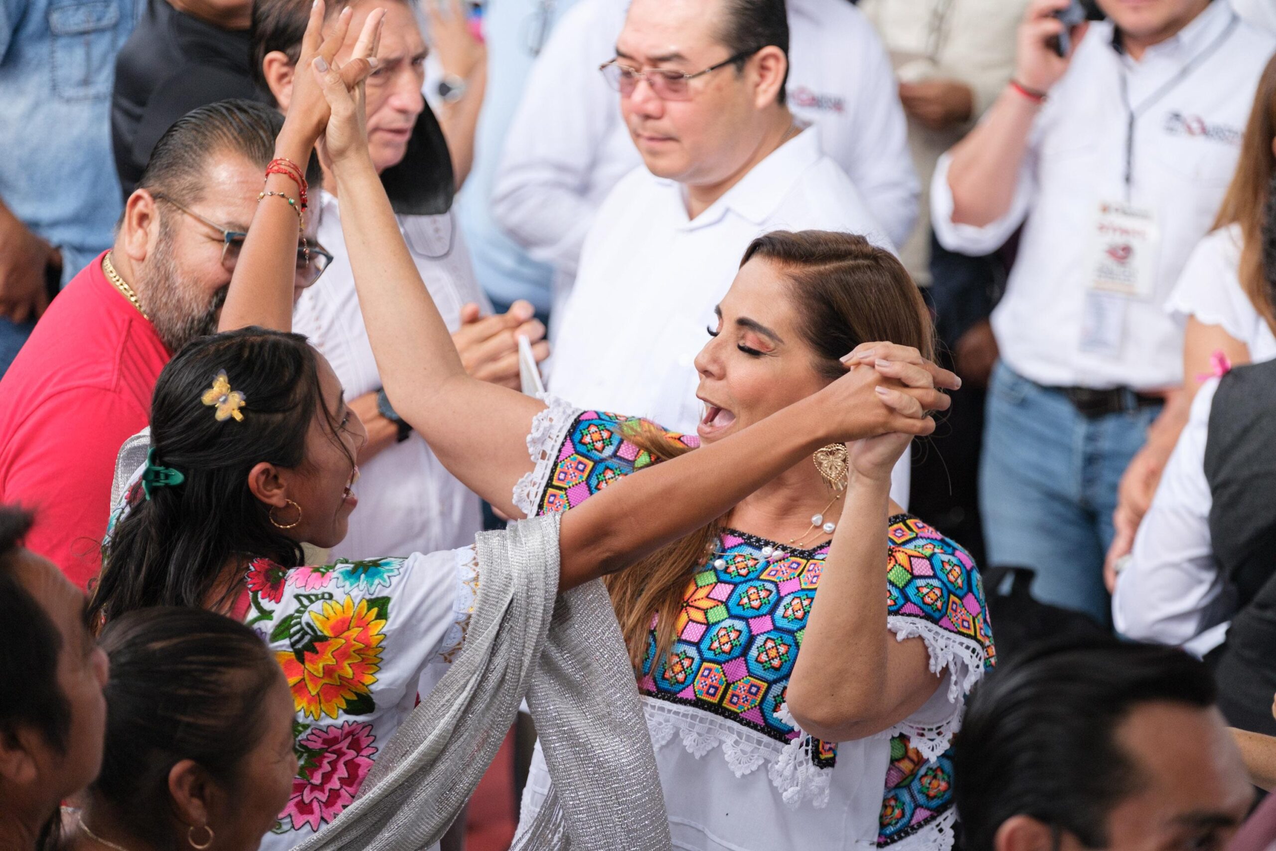 Mara Lezama escucha y atiende a más de mil personas en Felipe Carrillo Puerto