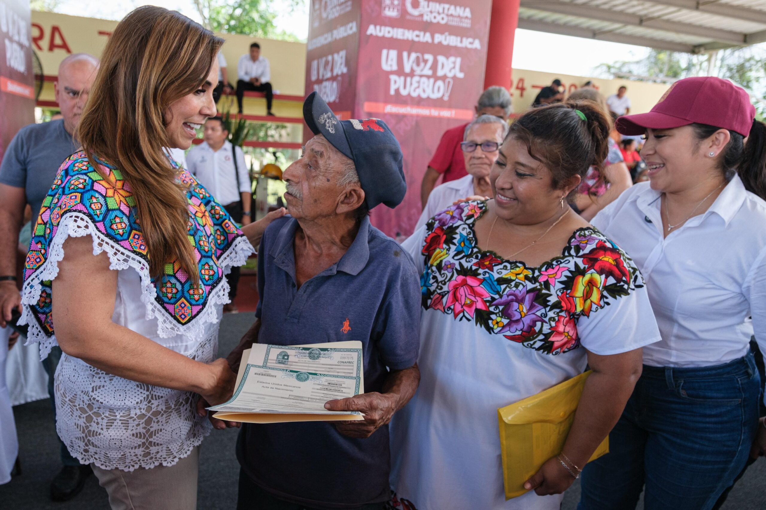 Mara Lezama escucha y atiende a más de mil personas en Felipe Carrillo Puerto