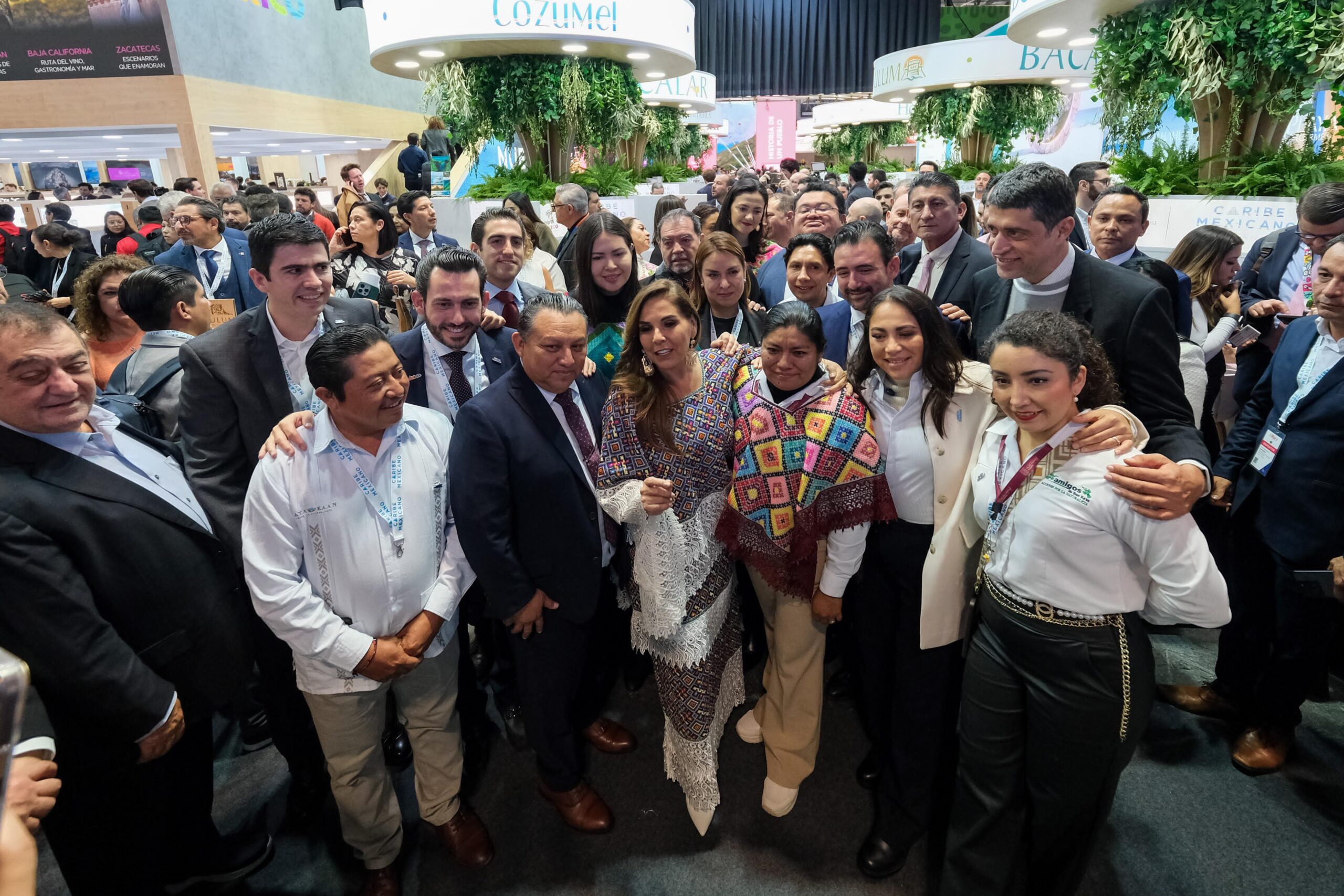 Mara Lezama y Josefina Rodríguez cortan listón del Pabellón Caribe Mexicano, el más grande de México en FITUR 2025