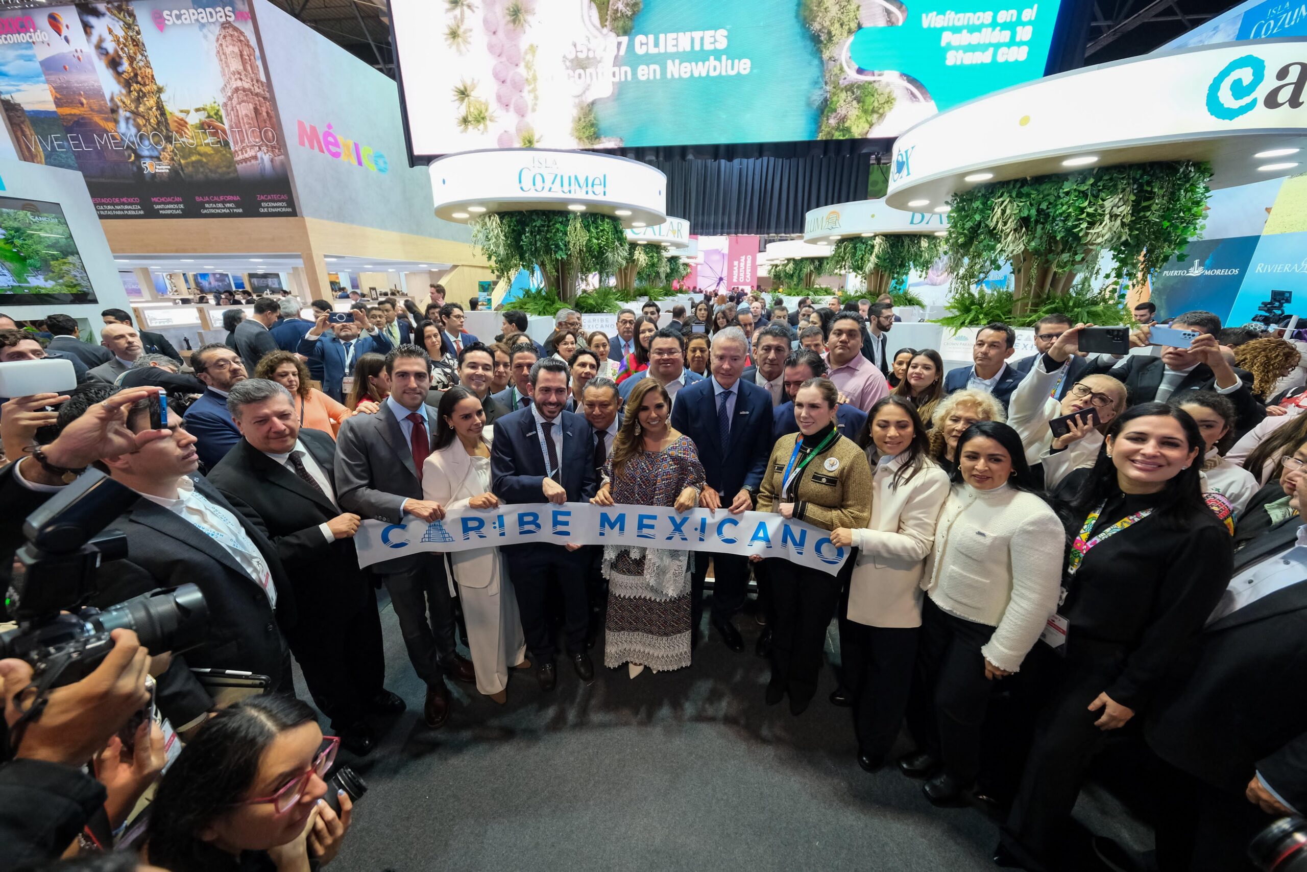 Mara Lezama y Josefina Rodríguez cortan listón del Pabellón Caribe Mexicano, el más grande de México en FITUR 2025