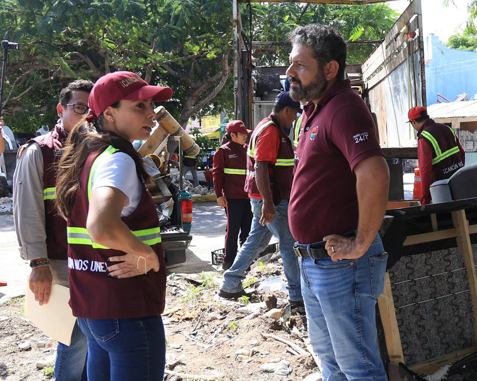 Empieza la descacharrización en las colonias de Cancún