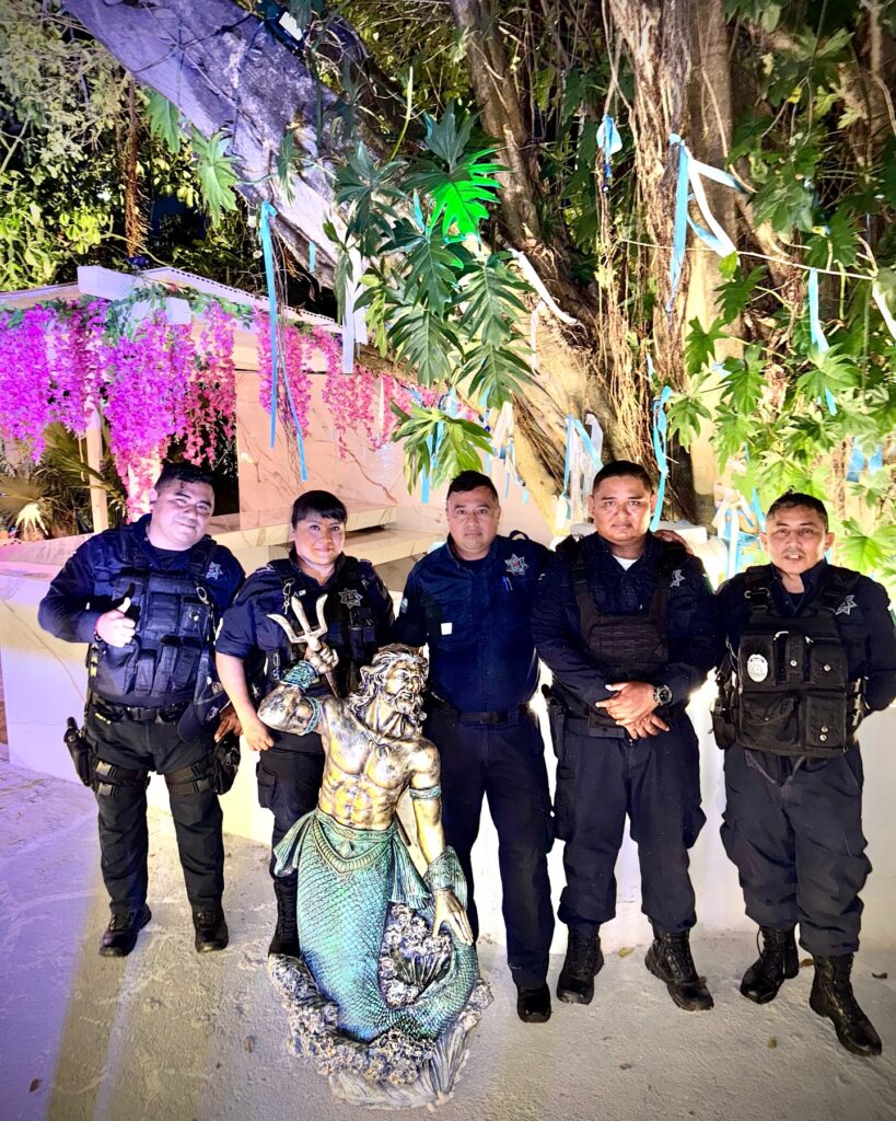 Policías de Cancún recuperan escultura robada en restaurante de la avenida Nader