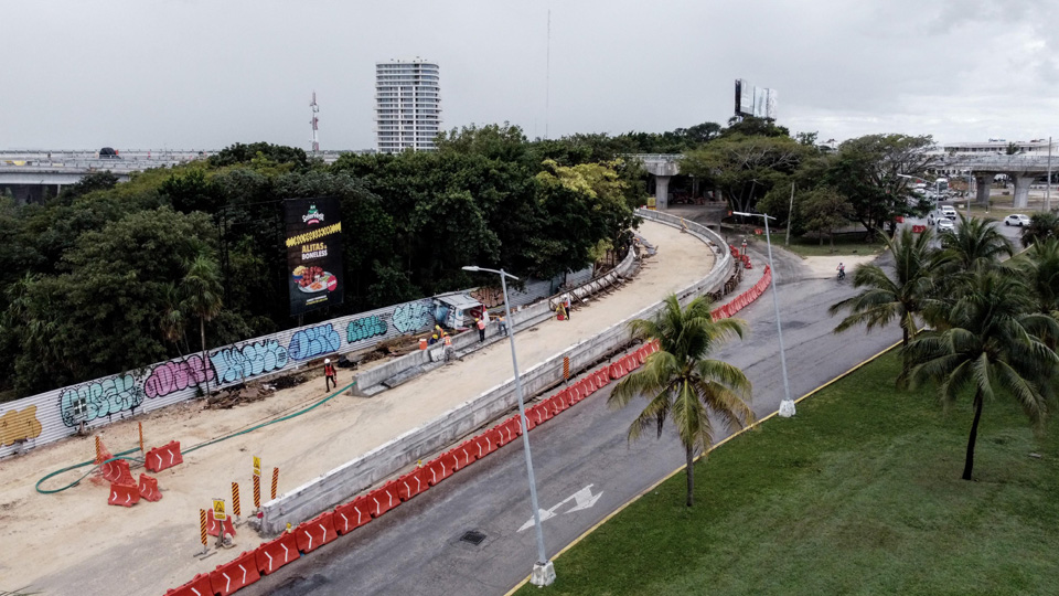 Se mantienen cierres de calles por obras del Puente Nichupté