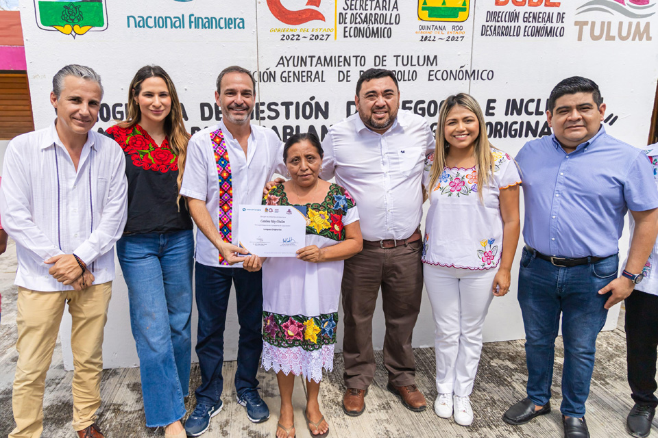 Capacitan en gestión de negocios a artesanas de la zona maya de Tulum