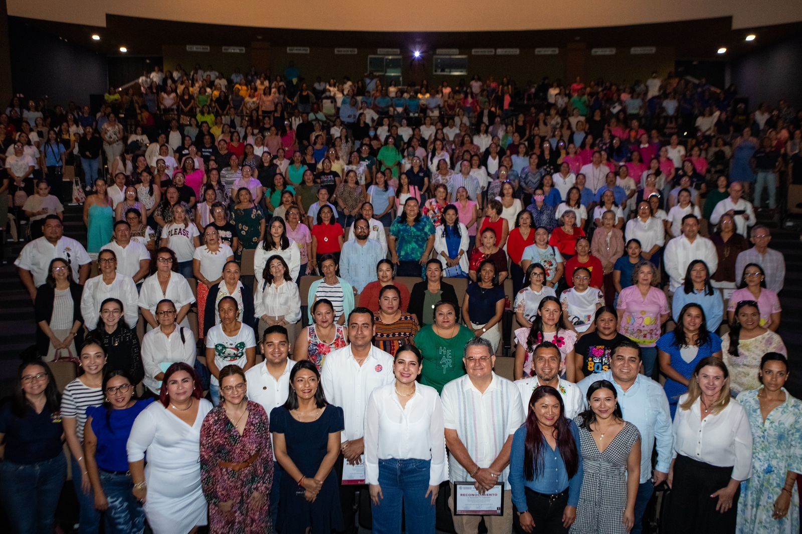 La inclusión es una responsabilidad urgente, afirma Estefanía Mercado durante conferencia sobre TEA