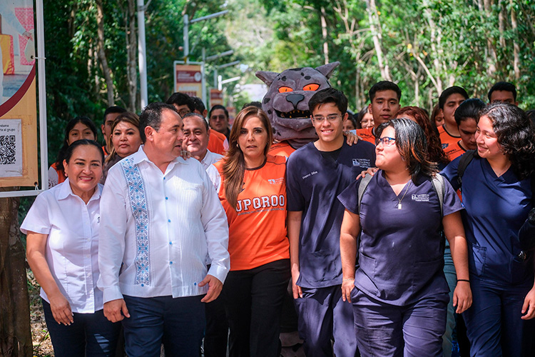 Mara Lezama entrega equipamiento a Universidad Politécnica de Cancún