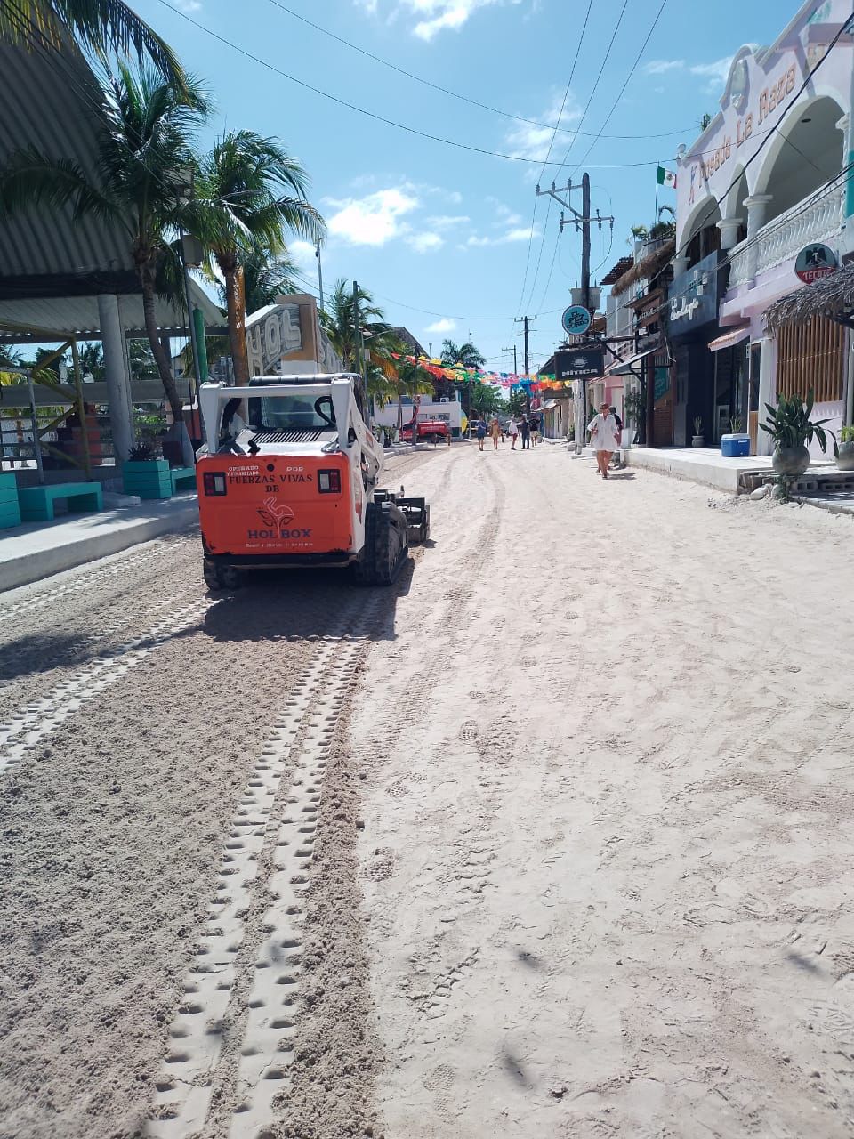 Avanza la rehabilitación de las calles en Holbox