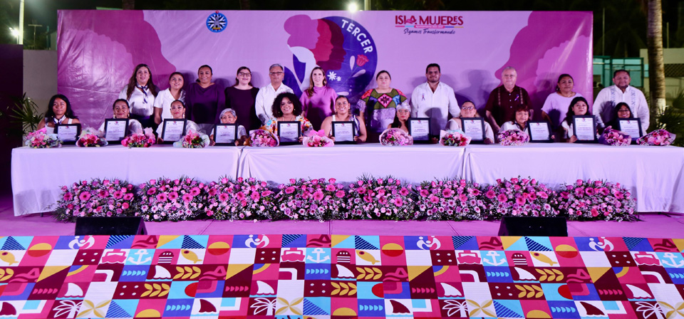 Mujeres presentan propuestas en favor a la comunidad de Isla Mujeres